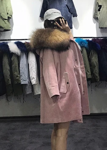 Куртка женская Вельветовая с капюшоном из натурального меха енота темно-зеленый