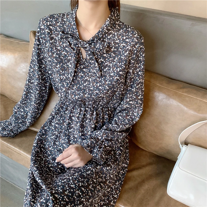 

Long Sleeve Dress Women V-neck Flower Print Knee-length Beach Dress Spring Autumn Korean Style Empire Holiday Vestidos New Retro