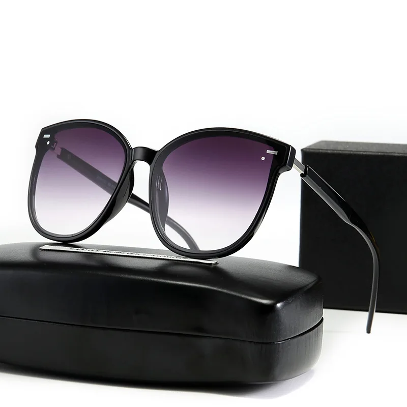 

2021 Classic Rivet Sunglasses Men Women Brand Designer Driving Round Frame Sun Glasses Male Oversize Goggles UV400 Gafas De Sol