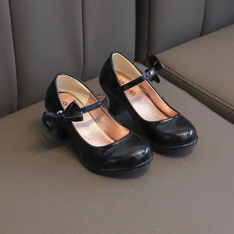 Лето 2020 туфли на высоком каблуке для маленьких девочек лакированная кожа детские