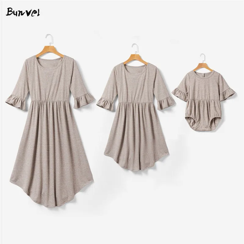 Bunvel/Повседневные одинаковые комплекты для семьи Однотонное платье Мама и я