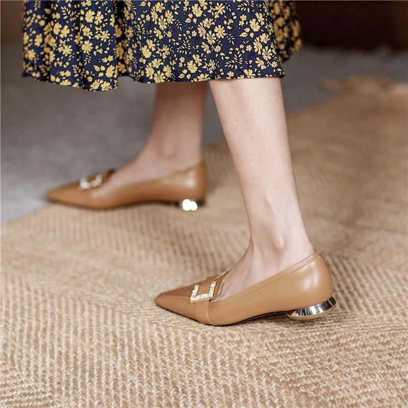 

VERCONAS Classic Office Lady Genuine Leather Women Pumps Rhinestone Low Heels 2021 New Spring Retro Concise Casual Shoes Woman