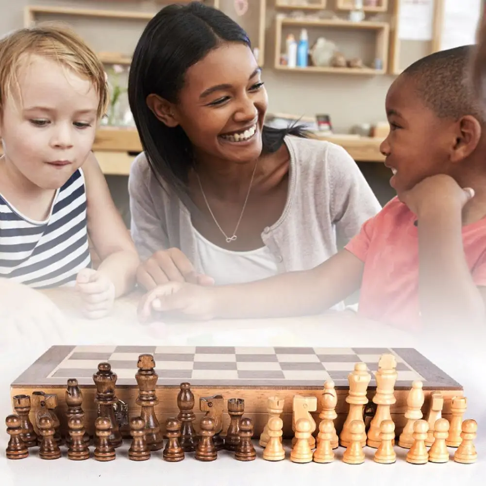 

Weak Magnetic Wooden Folding Chess Set with Felted Game Board Interior for Storage Adult Kids Beginner Large Chess Board Toys