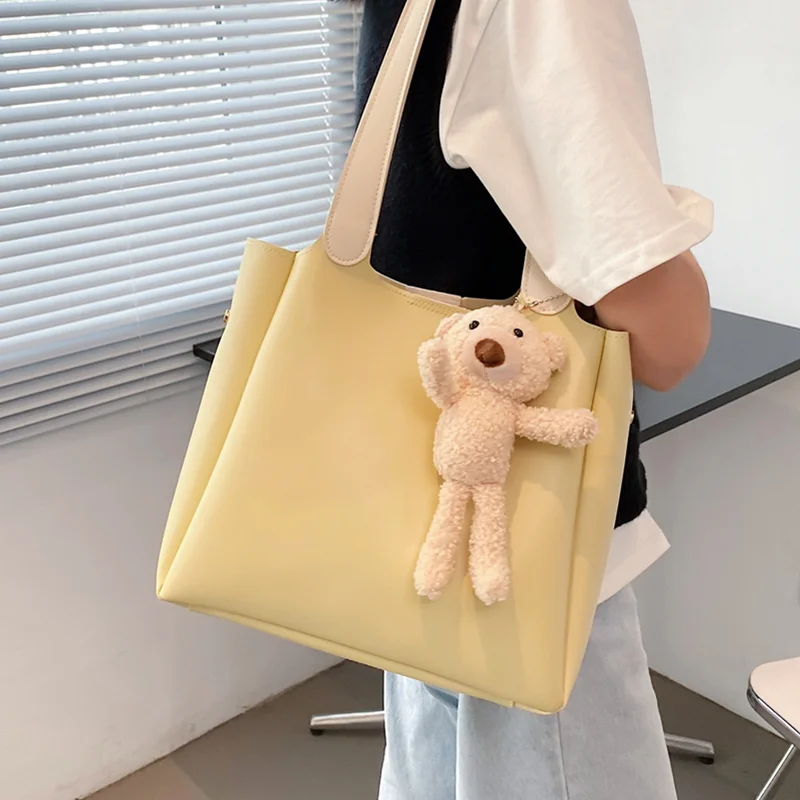

Yellow Casual Tote Bags for Women Big Soft Leather Shopper Bag Famous Designer Simple Handbag Female Bear Ornaments Shoulder Bag