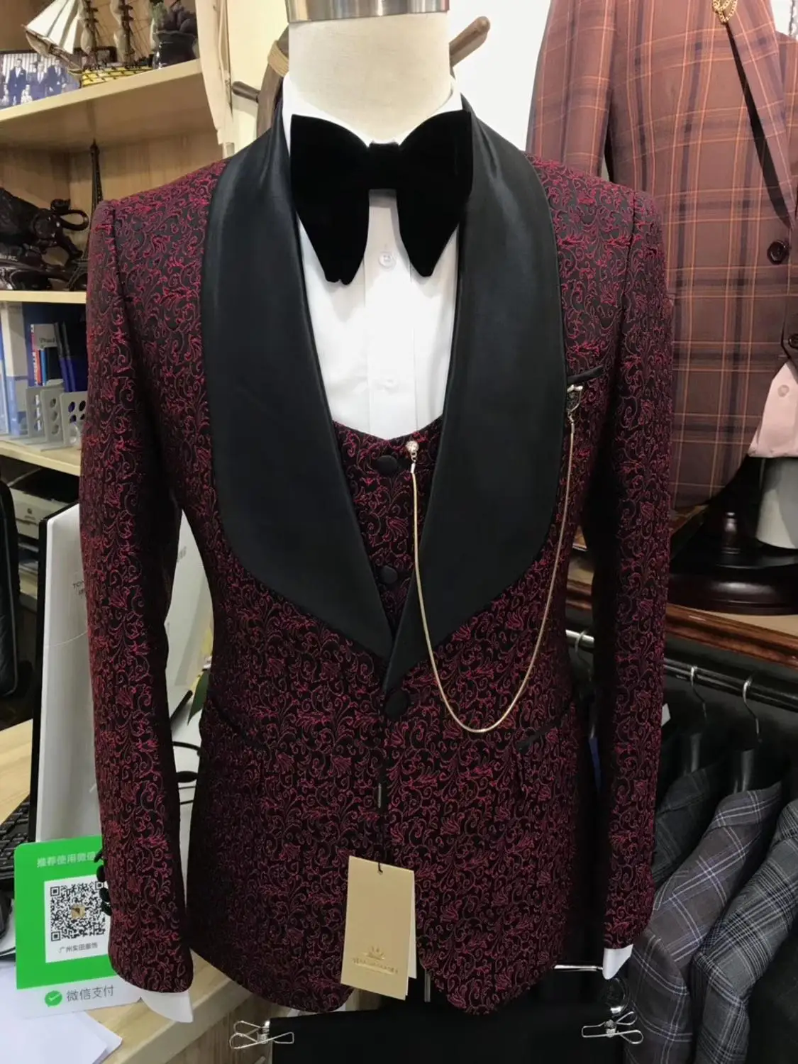 

2020 New Men Suit Plaid Square Wedding Suits Slim Fit 3 Pieces Tuxedo Groom Groomsman best man Business Dress suit party gown