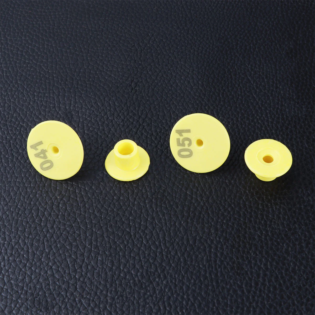 

100pcs 1-100 Number Plastic Livestock Ear Tags Large Domestic Animal Tags for Goat Cattle and Pig(Yellow)