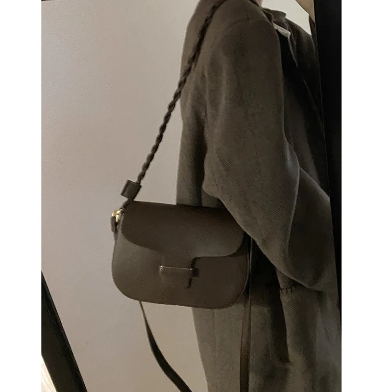 

Women's Niche Design Armpit Bag 2021 New Fashion One Shoulder Saddle Bag All-macth Crossbody Phone Packet D984