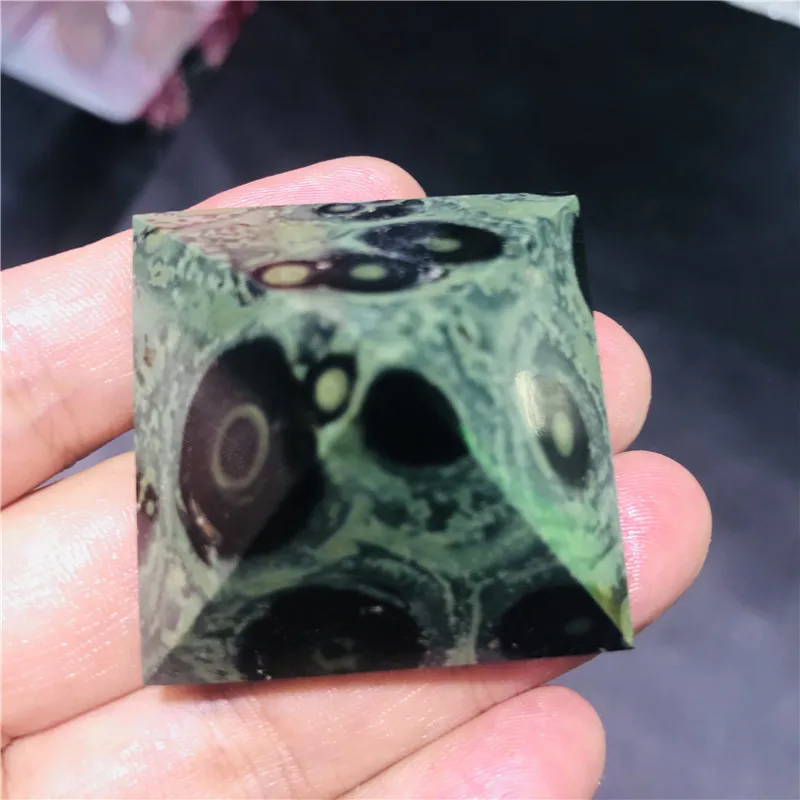 Натуральный малахит пирамида кварцевые хрустальные образцы минерал исцеляющий