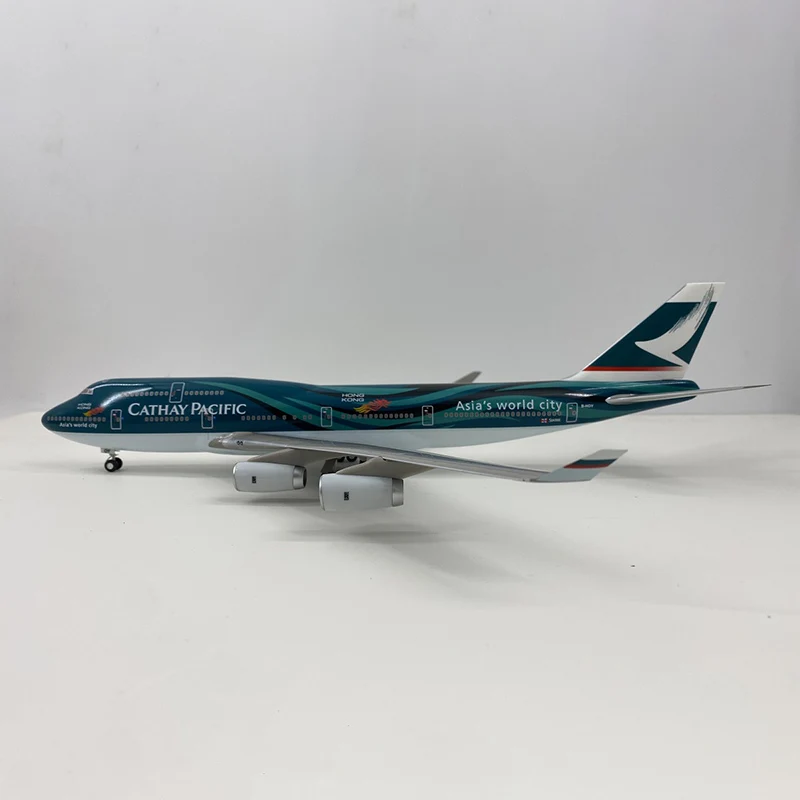 

1:200 Scale Cathy Pacific Cargo airplane B747 B747-400 ABS Plastic model with base landing gear aircraft collection