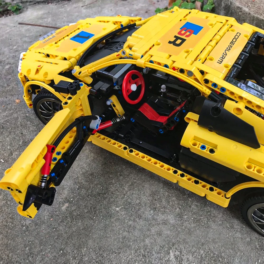 

Creator Expert High-tech R8 V10 Second Generation 1896pcs Formula Racing 488 GTE RSR Moc Modular Bricks Model Building Blocks