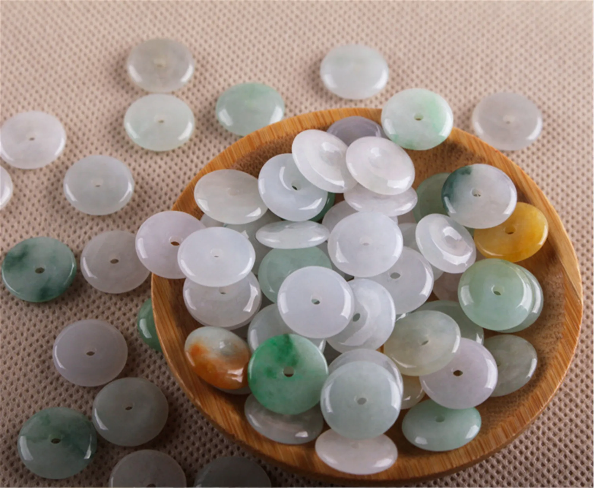 Оптовая продажа 10 шт./партия 9-13 мм класс А Нефритовый пончик типа ледяной нефрит