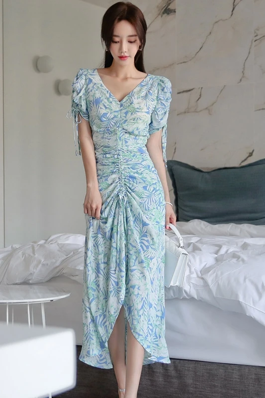 

Summer Casual Dress 2021 New Arrival Fashion V-Neck Short Sleeve Print Dress Ladies Pleated Bodycon Party Dress Women Clothes