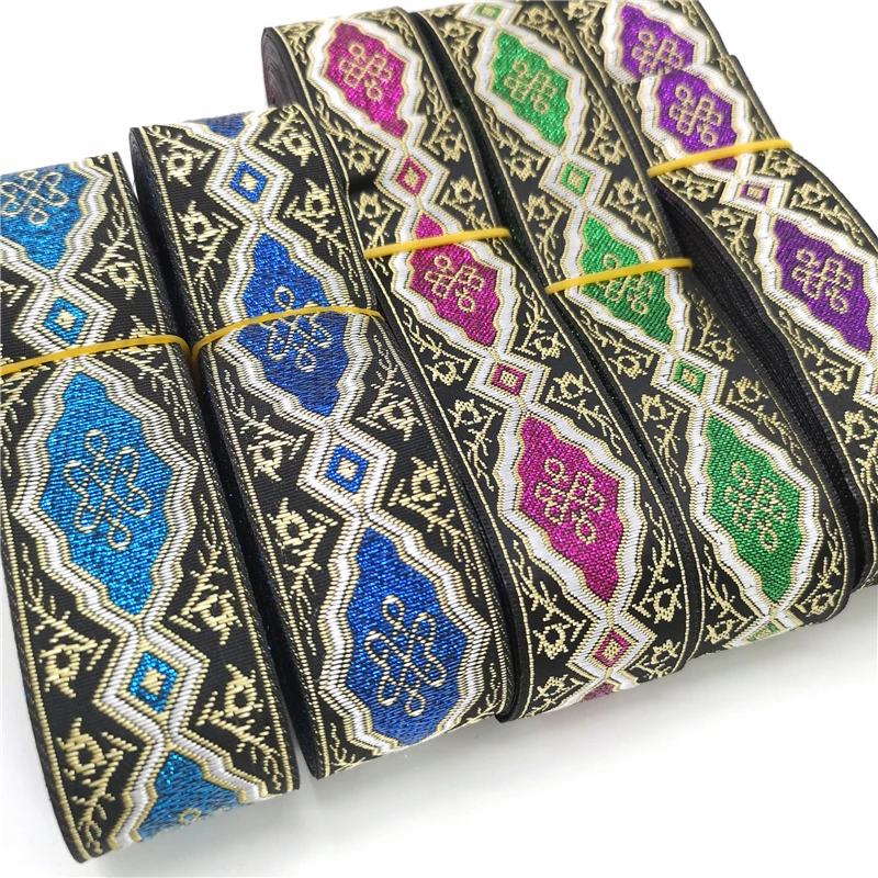 Кружевная лента с вышивкой в этническом стиле 33 мм | Дом и сад