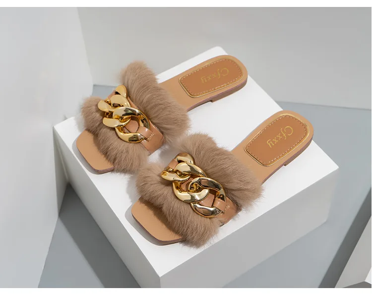 Модные женские босоножки с цепочкой плюшевые пушистые белые на плоской подошве