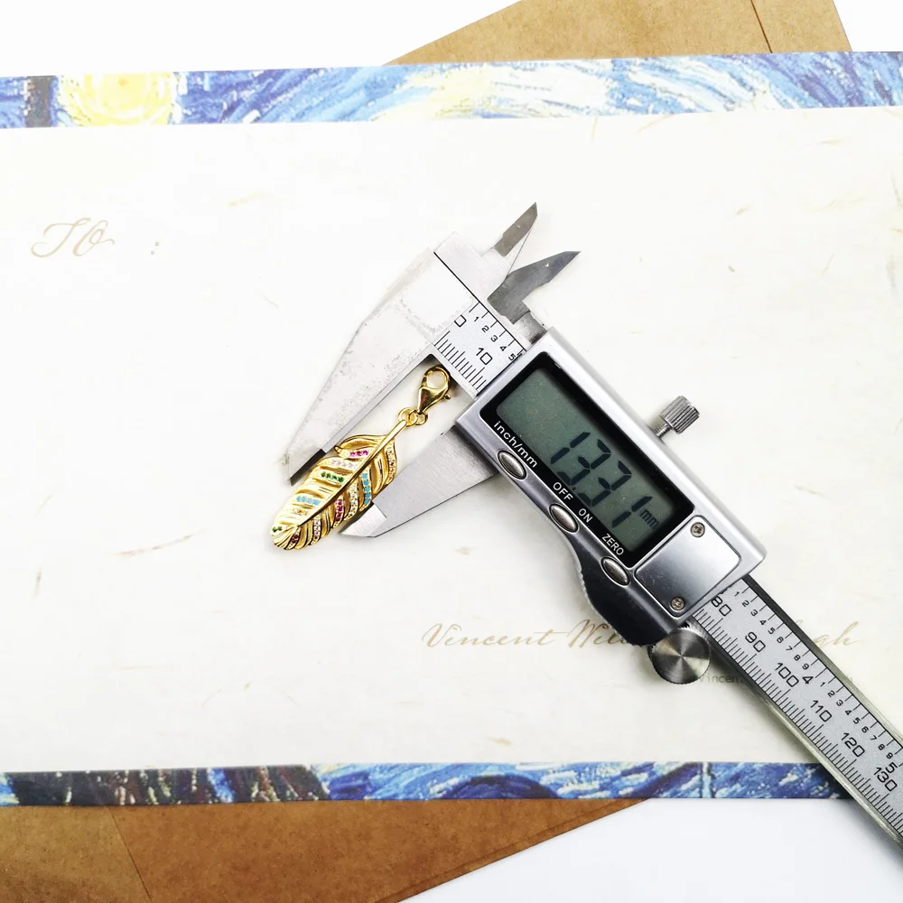 Женский браслет из серебра 925 пробы с разноцветными камнями