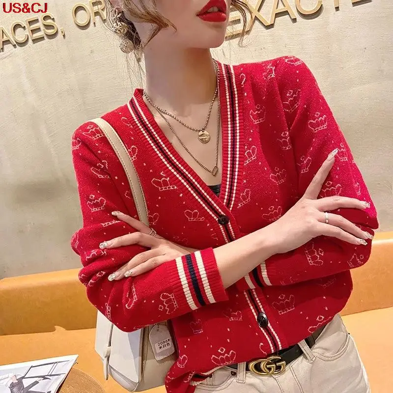 

Fashion Korean Knitted Cardigan Crown Pattern V Neck Knitted Sweater Single-Breasted Long Sleeves Cardigan Autumn Female Clothes