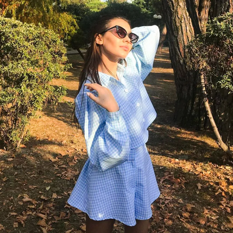 Женский комплект из двух предметов Клетчатая блузка с длинным рукавом и шорты -