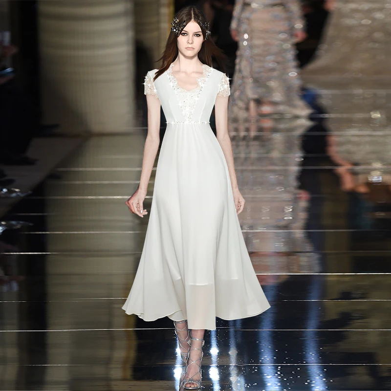 

Шифоновое платье с коротким рукавом и V-образным вырезом