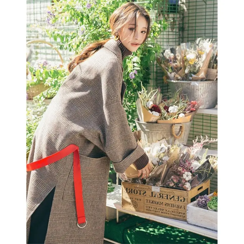 Женское длинное шерстяное пальто с лацканами облегающее винтажное поясом