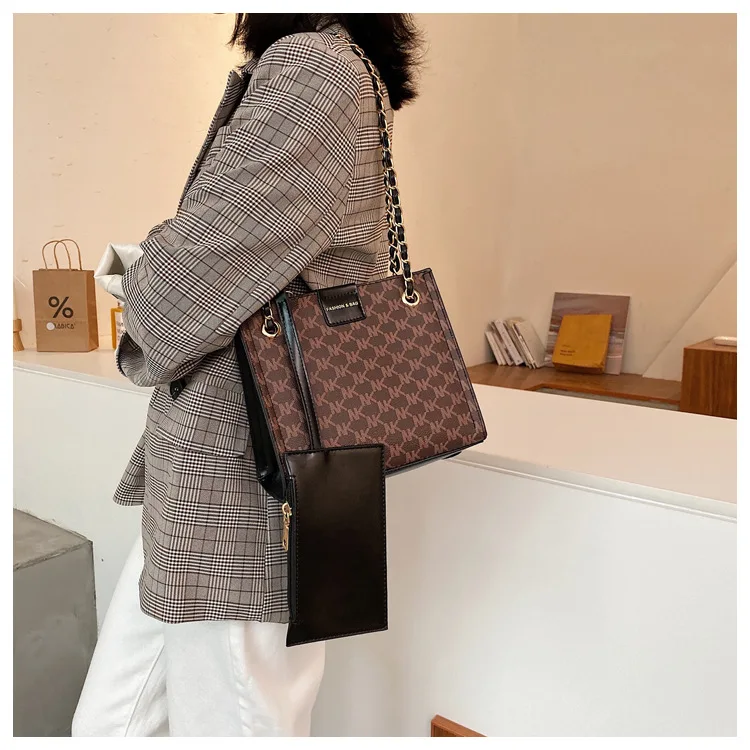 

Women's Bag Popular Large Capacity Trendy Fashion Luxury Designer Shoulder Messenger Bag All-Matching Underarm Bag for Women