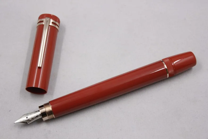

Wakaka mb Heritage Collection 1912 Black Red Resin Fountain Pen 109049