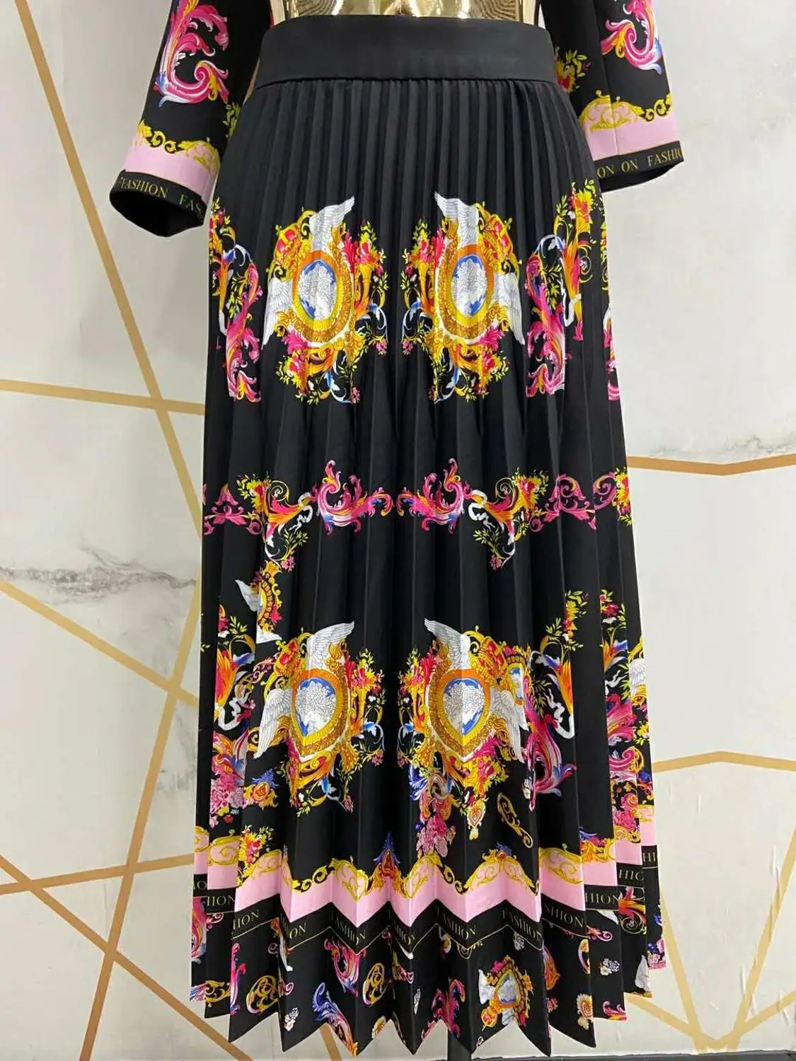 

AELESEEN Runway Fashion Women 2 Pieces Set Black Autumn Winter Short Jacket Blazer+ Long Pleated Skirts Flower Print Ladies Sets