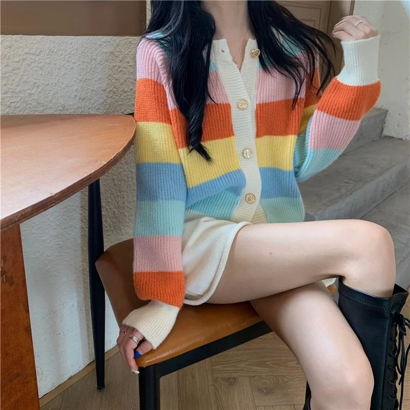 Женский трикотажный кардиган в полоску с длинным рукавом |