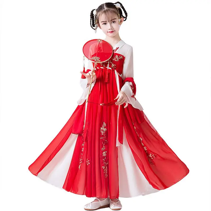 Китайское платье чонсам для девочки держащей букет невесты на свадьбе подружки