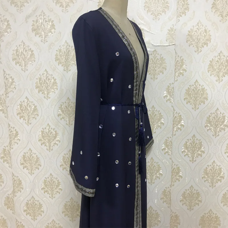 Мусульманское платье Abaya расшитое бисером кафтан верхняя одежда туника Арабская