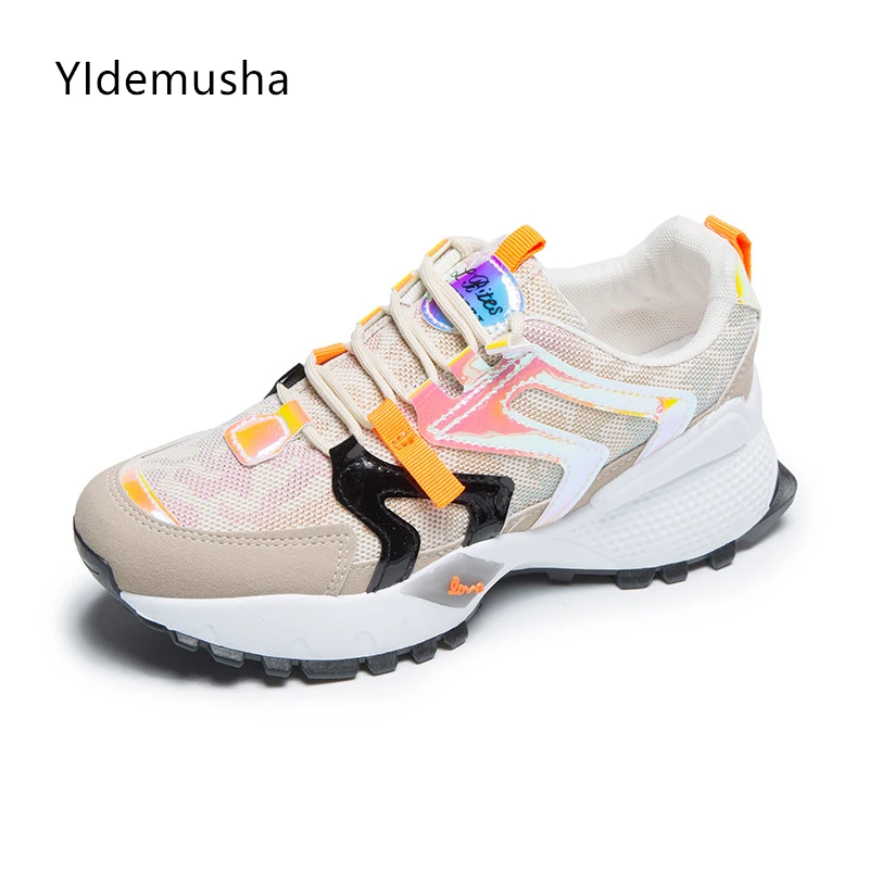 Женские кроссовки на толстой подошве повседневные сетчатые белого цвета