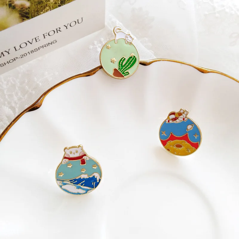 Carvejewl Korea design new Animal Cat Bear Snow Mountain Cactus Cartoon Astronaut Planet enamel Brooch wholesale Fashion Jewelry | Украшения