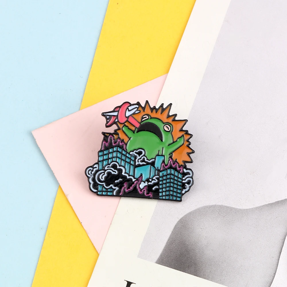 Cartoon Frog Warrior Brooches Enamel Pins Angry Animal Monster Destroy City Badges Pin Clothes Lapel Jewelry Gifts For Women Men | Украшения