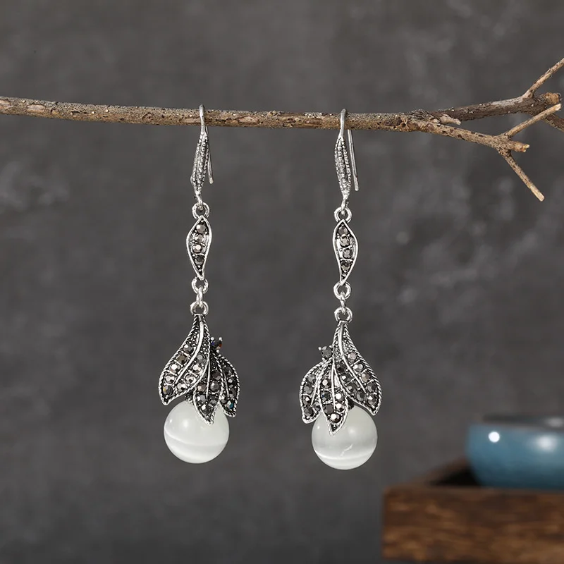 Винтажные серьги в виде кошачий глаз с инкрустированными бриллиантами и