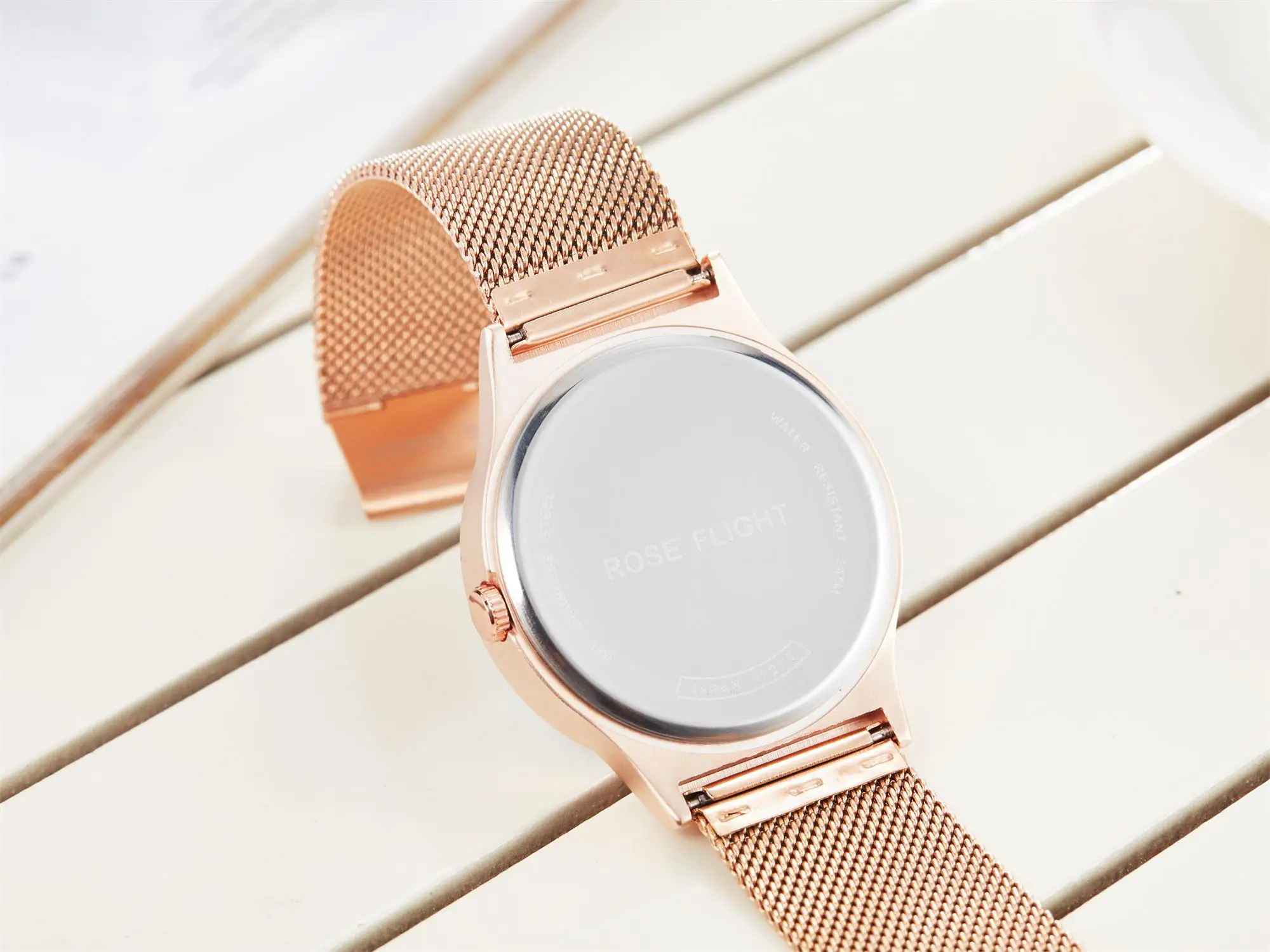 Minimalist Creative Watches For Women Fashion Simple Watches Sports Outdoor Quartz Wristwatches Diamond Dial Bracelet Magnetic