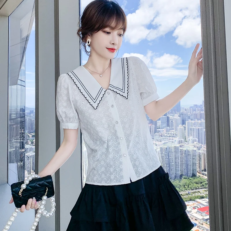 

Shirts & Blouses