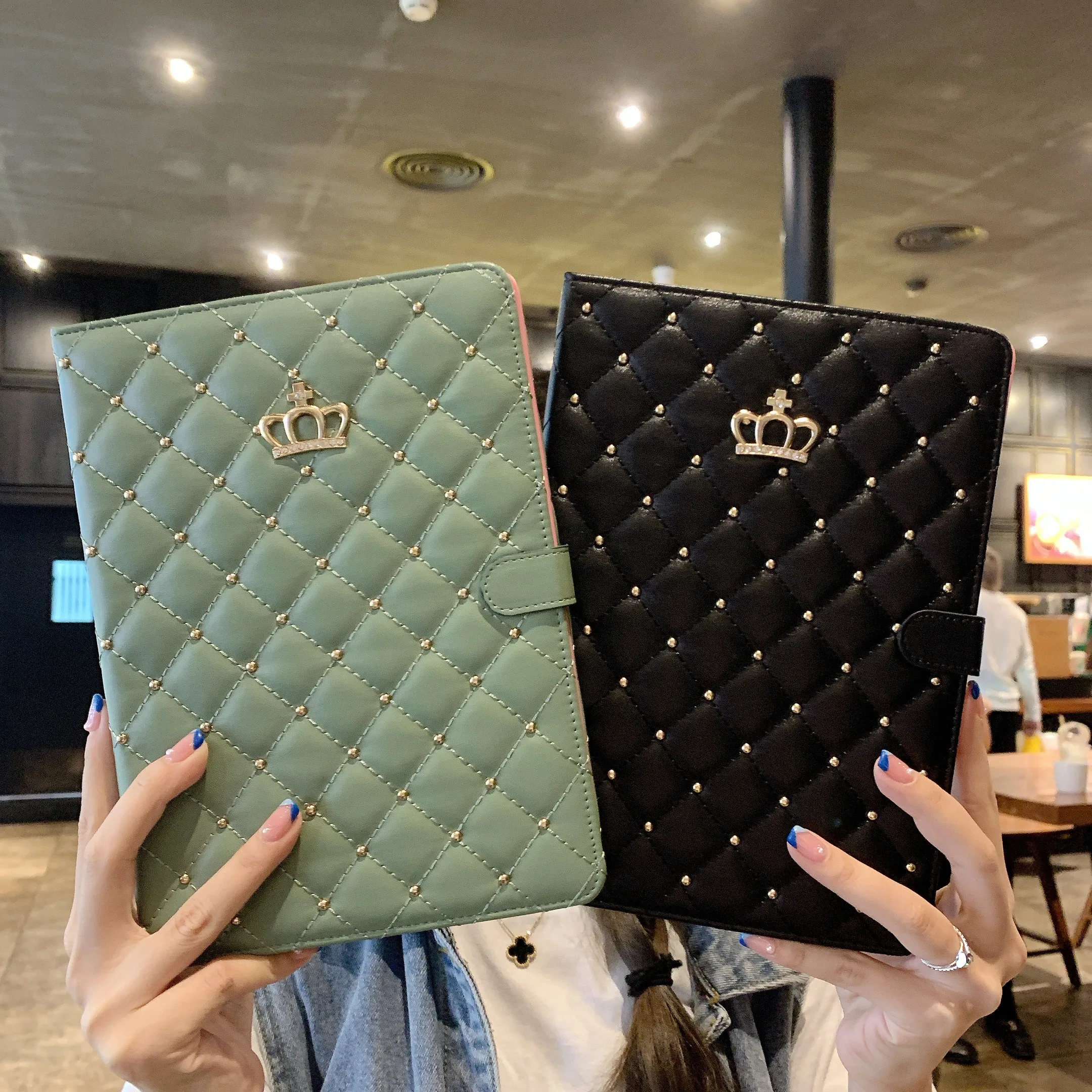 

case For iPad 8th Gen 2020 7th 9th 10.2 2019 5 6th gen 9.7 Pro11 2021 2018 Mini Air 510.9 Luxury Crown Smart Wake Leather Cover