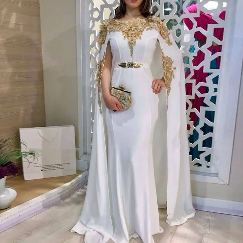 

Moroccan Evening Dresses O-Neck Appliques 3D Flowers Gold Lace Kaftan Arabic Muslim Prom Dress Cape Chiffon Formal Party Gown