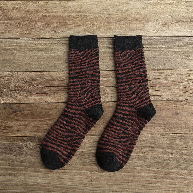 

2020 New Model Cotton Leopard More Thick Women Socks Winter Warm Socks Cotton Breathable Sweat-absorbing Socks Women