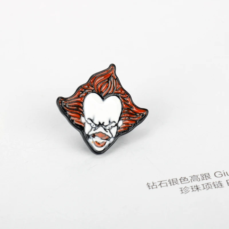 Фильм ужасов Стивен Кинг это эмалевые броши, булавки Pennywise фигура значок нагрудные булавки Чаки лицо рюкзак сумки ювелирные изделия подарок-40
