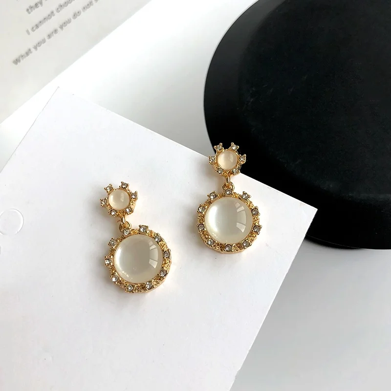 

S925 needle Morden Style Cream Resin Drop Earrings 2021 New Design Metal High Quality Crystal Round Dangle Earrings For Girl