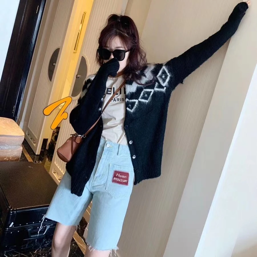 

2020 Autumn New Mohair Diamond Striped V-neck Cardigan Sweater Women