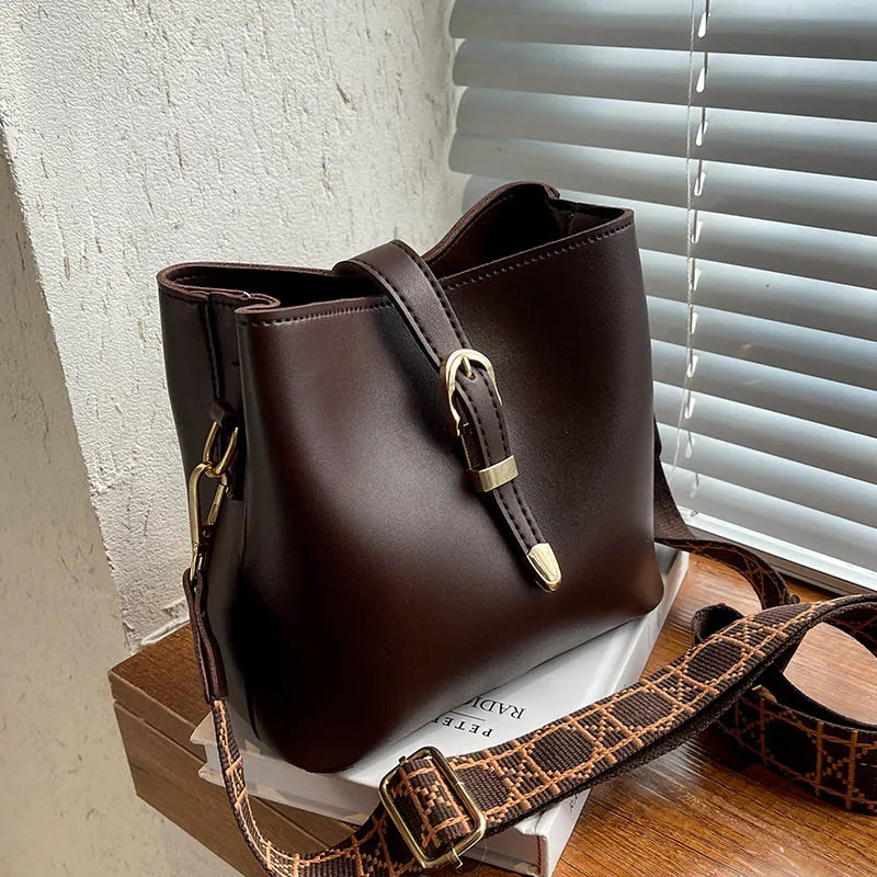 

Винтажные миниатюрные сумки через плечо из искусственной кожи для женщин, простая сумка-мешок 2021, дизайнерские женские роскошные сумки на п...