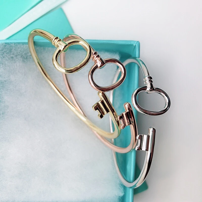 Женский браслет из серебра 100% пробы с логотипом|Гибкие и жесткие браслеты| |