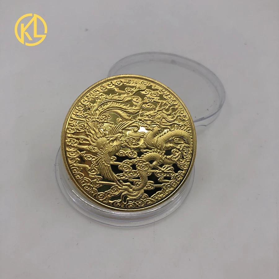 Монета в крайнем удачи с изображением процветания доставленного драконом и