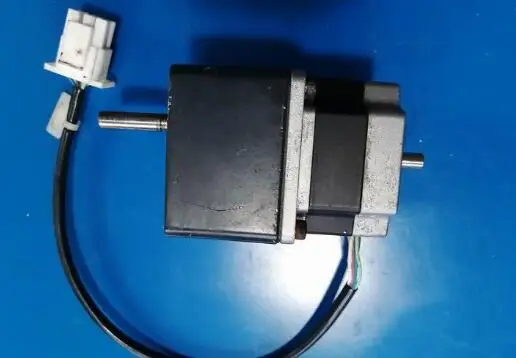 PK264A2-SG36 шаговый двигатель используется в хорошем состоянии. 80% новый внешний вид
