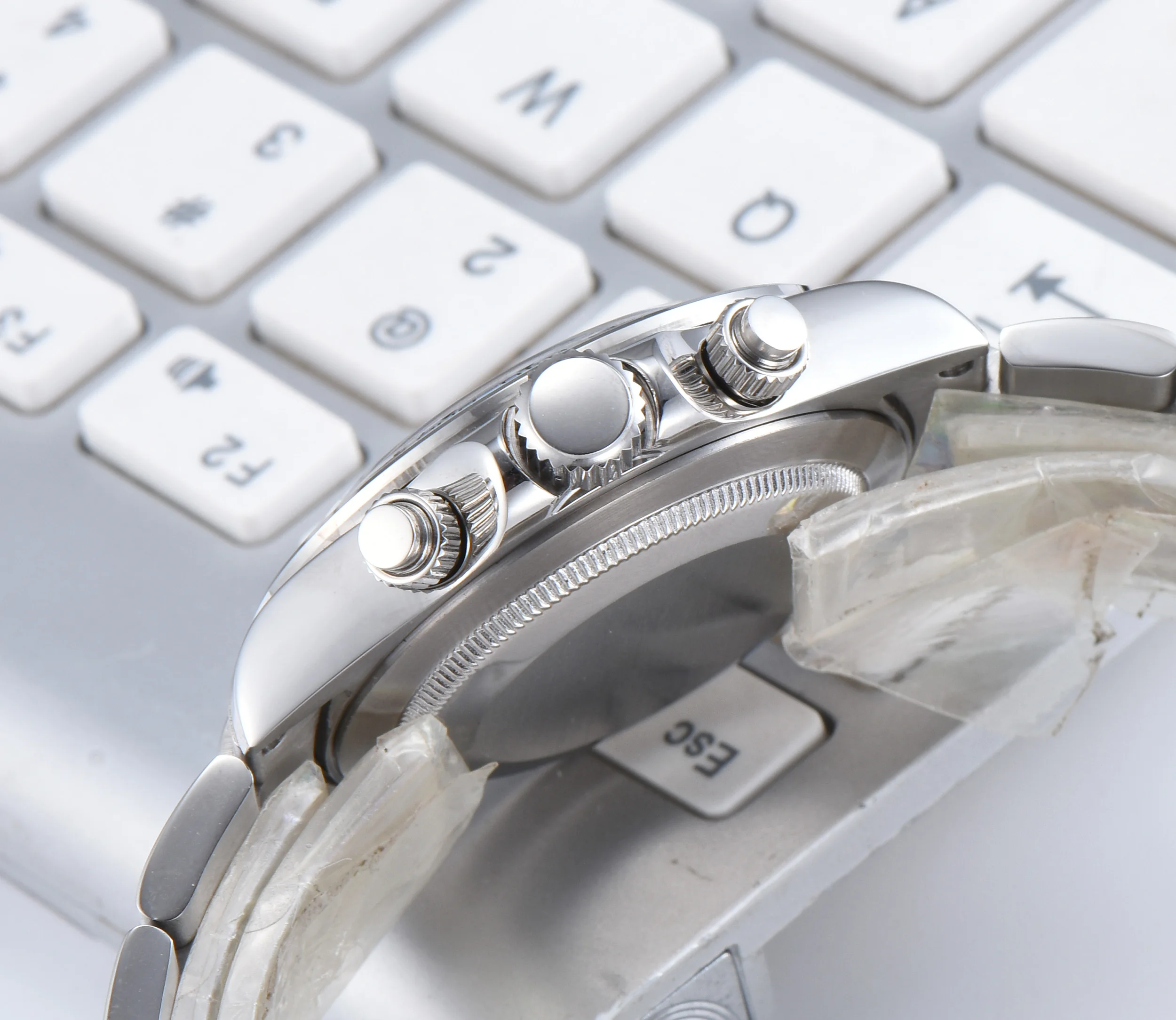 Мужские кварцевые часы с хронографом Parnis зеленые и белые сапфировым стеклом