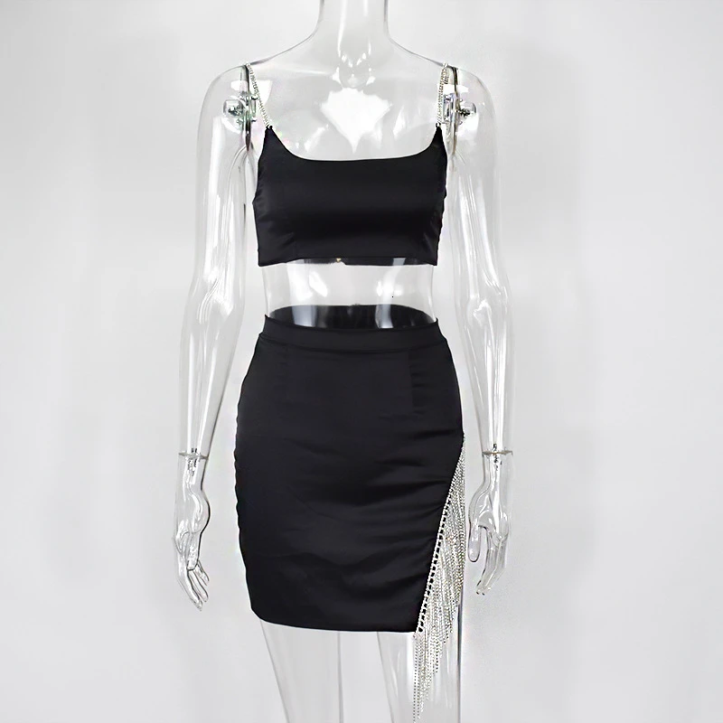 Женское атласное платье на молнии однотонное черное из двух частей с кисточками