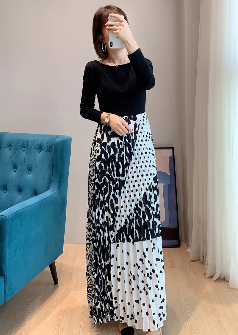 2021 New Spring Autumn  Black And White Spot Pleated Maxi Pleated Dress Size 0-4 UK Fashion