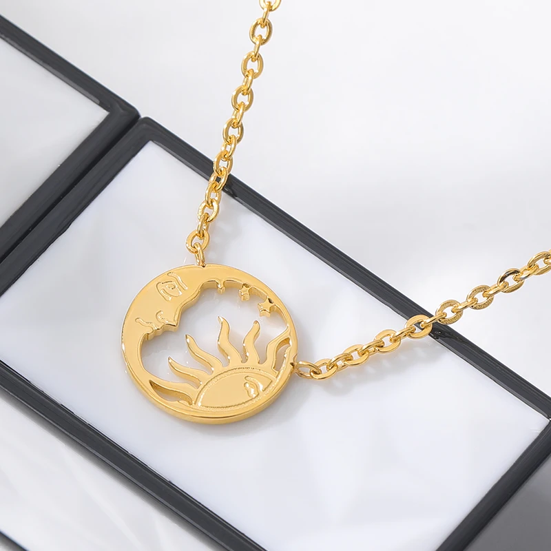 

Minimal Disc Coin Necklace Stainless Steel Moon Sun Face Pendants Necklaces For Women Charm Vintage Choker Jewelry Bijoux Femme