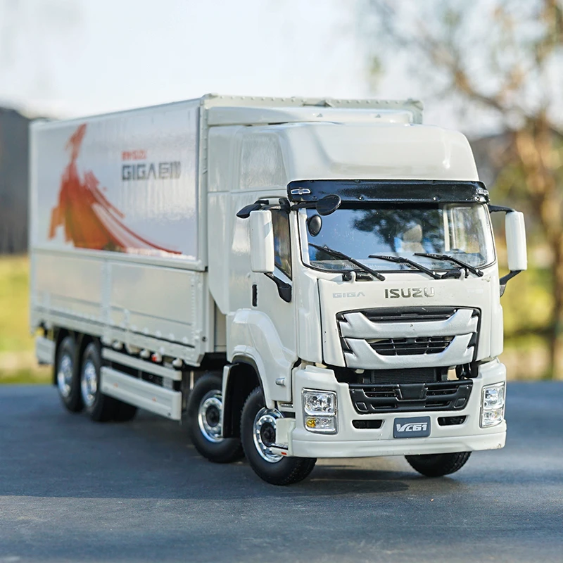 

Original factory 1:32 ISUZU GIGA 4X2 Van Express Container Truck Vehicles Models for collection, gift